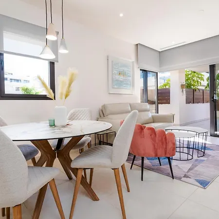 Jardinana - With Two Bedrooms Close To And Town Center شقة *