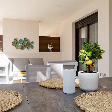 Jardinana - With Two Bedrooms Close To And Town Center *