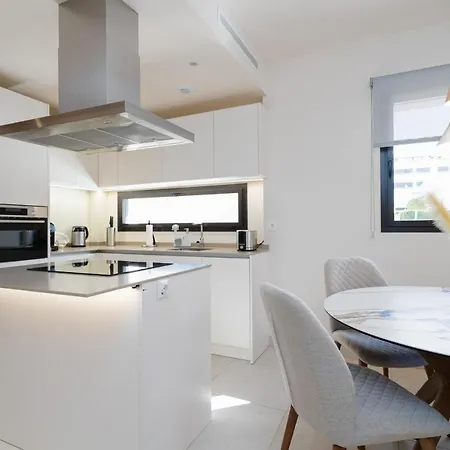 Jardinana - With Two Bedrooms Close To And Town Center شقة *