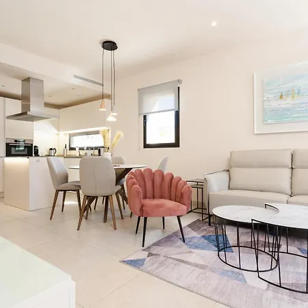 Jardinana - With Two Bedrooms Close To And Town Center شقة *