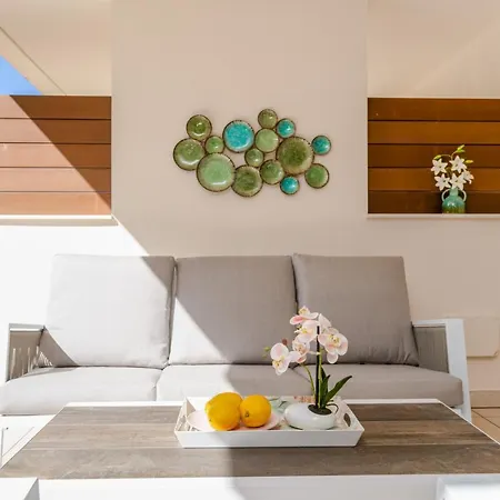 Jardinana - With Two Bedrooms Close To And Town Center شقة